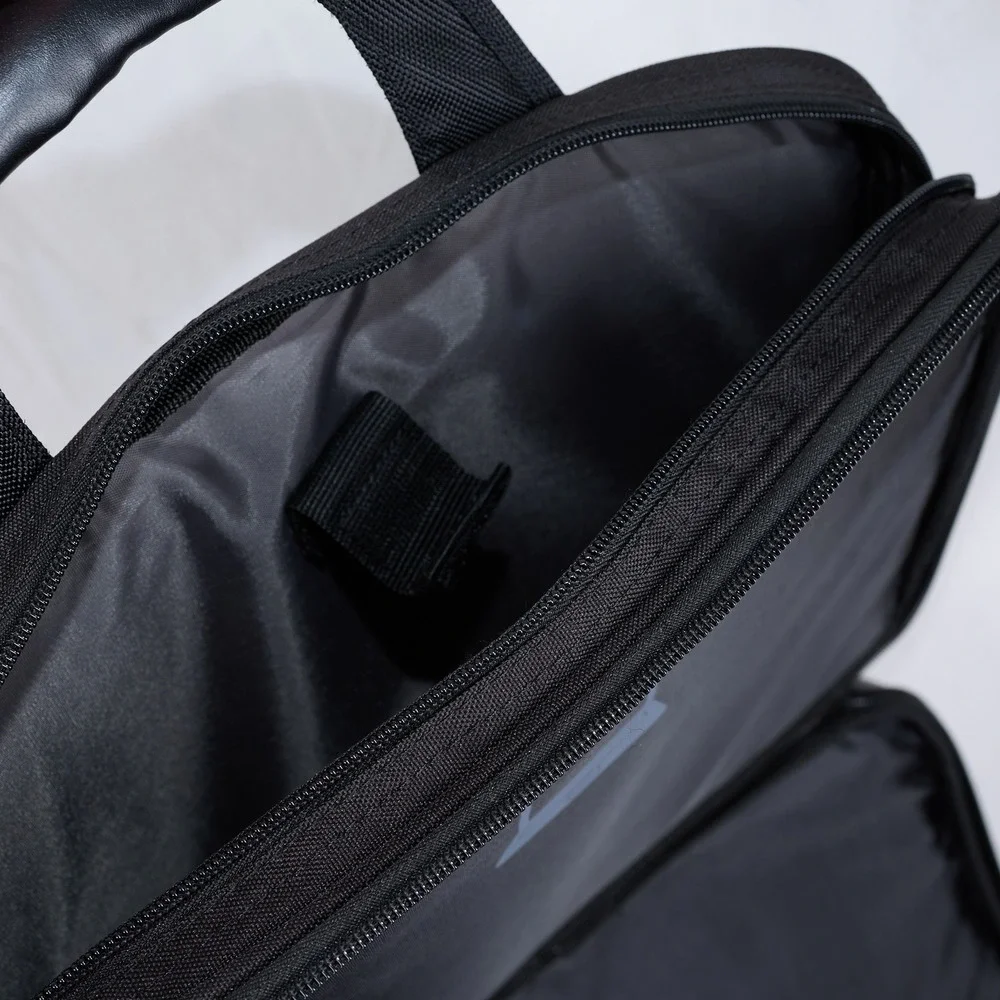 Targus Black 15.6 Laptop Briefcase Messenger Bag Professional Commuter NEW